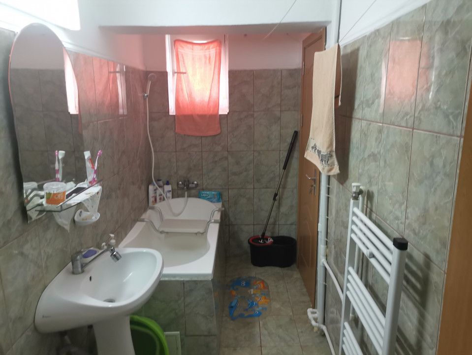 Vanzare apartament 2 camere, Frati Golesti, Gara - Poză 8