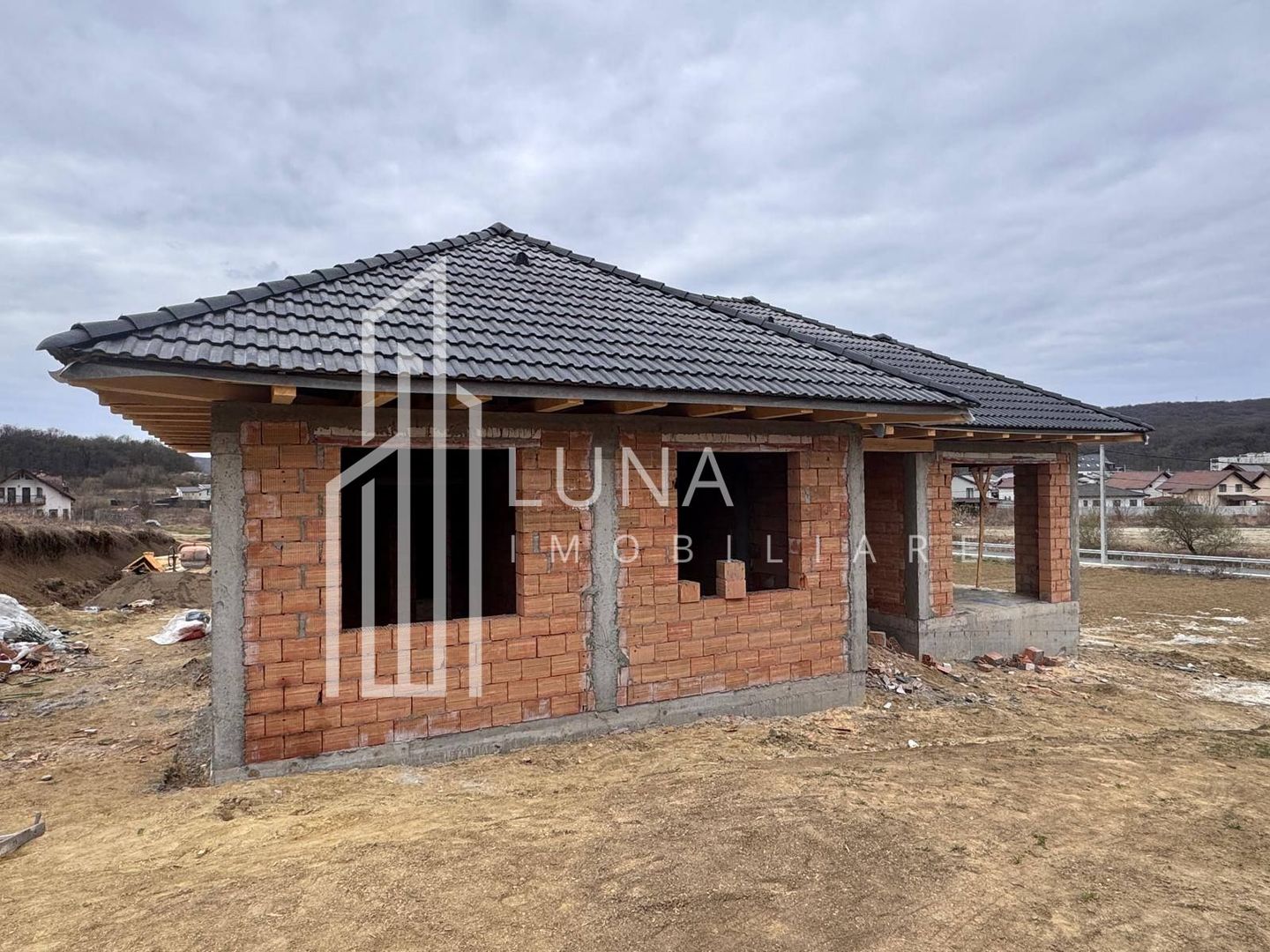 Case single, parter, 100 mp, teren 465-669 mp, predare 2026, Livezeni - Poză 11