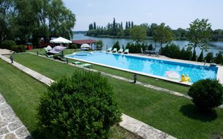 Vilă pe malul Lacului Snagov | 3.000 mp teren | 90 m deschidere lac - Poză 1
