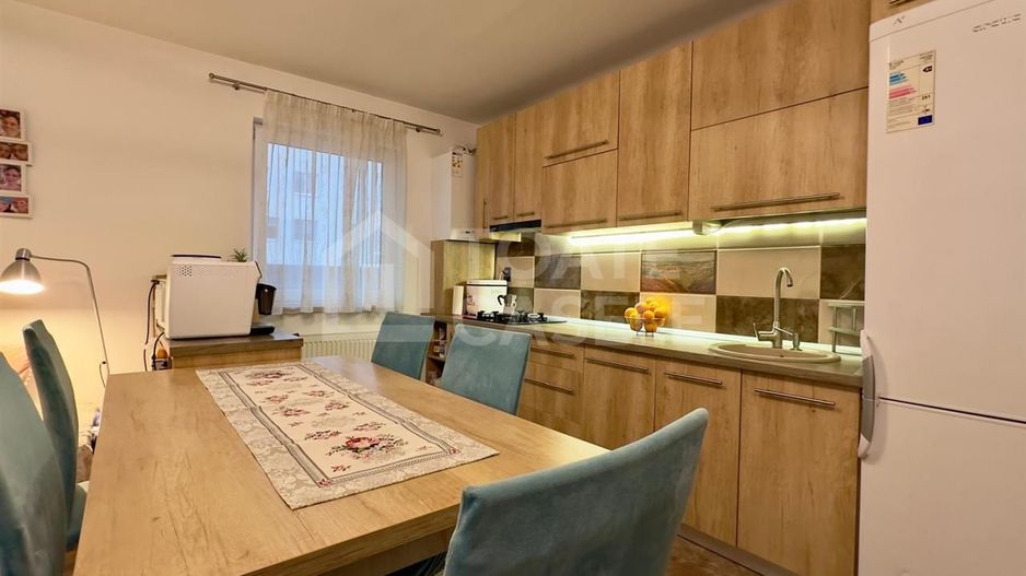 Apartament cu 3 camere de vanzare, zona VIVO - Poză 2