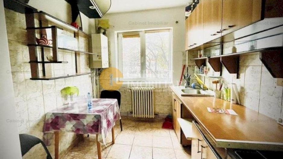 Apartament cu 3 camere - Etaj 1 - Zona Podu Ros - Poză 5