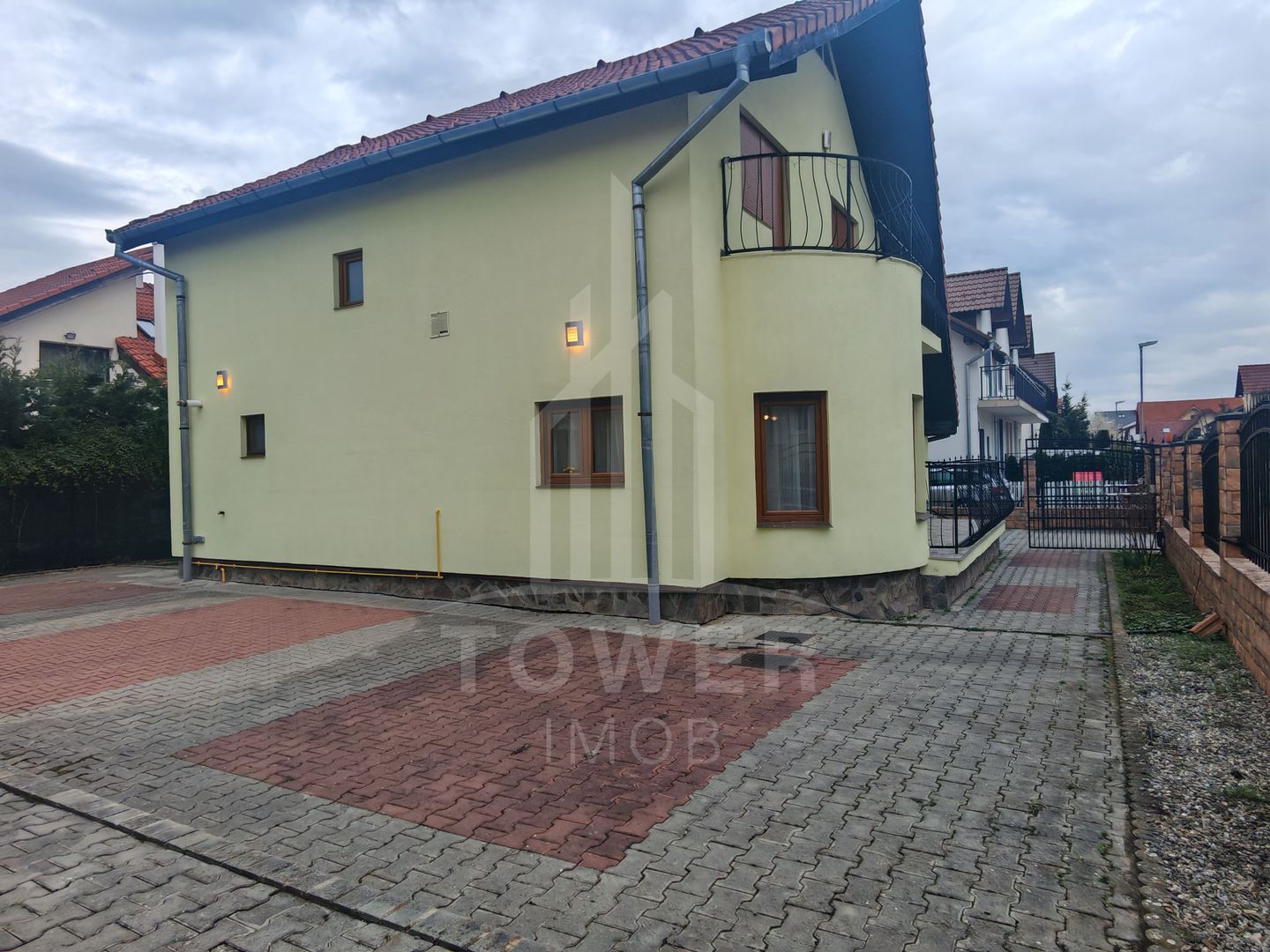 Casă individuală de închiriat în Șelimbăr – zona Pctor Brana - Poză 2