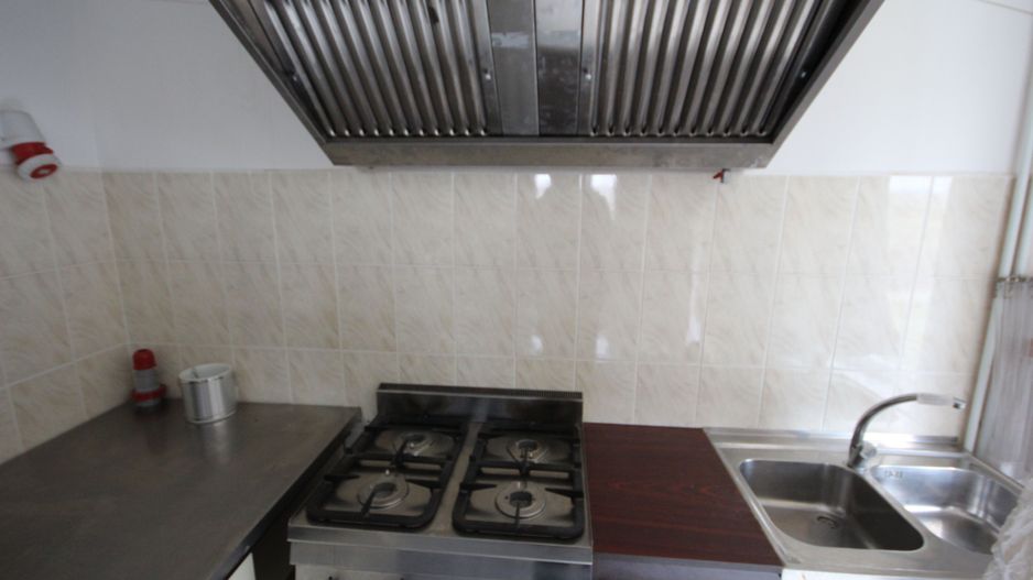 Vila  destinatie camin batrani - Poză 17
