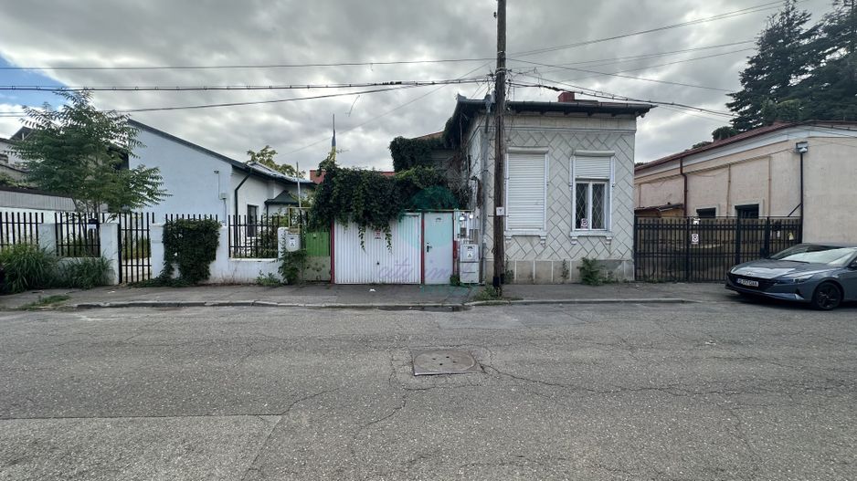 Casa singura in curte Parcul Carol - Poză 1