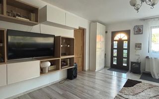 Casă spațioasă și confortabilă cu 5 camere - Sector 3 - Poză 5