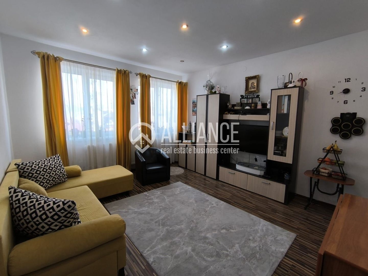 Apartament 3 Camere zona linistita ( Palas )( cod 12 ) - Poză 1