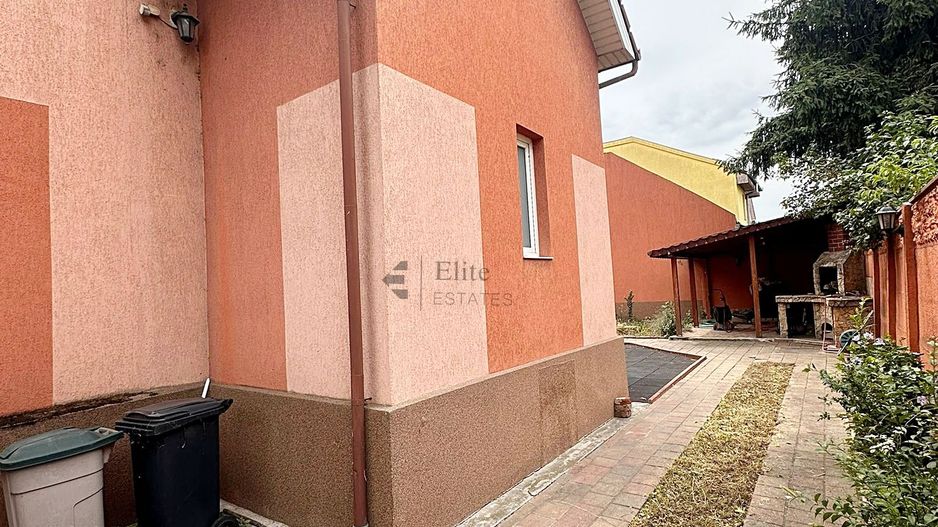 Casa cu 6 camere de vanzare in Rogerius/Stadion - Poză 1