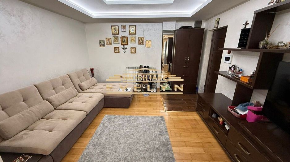 Apartament 3 camere, etaj 1, Str. Miorita - Poză 1