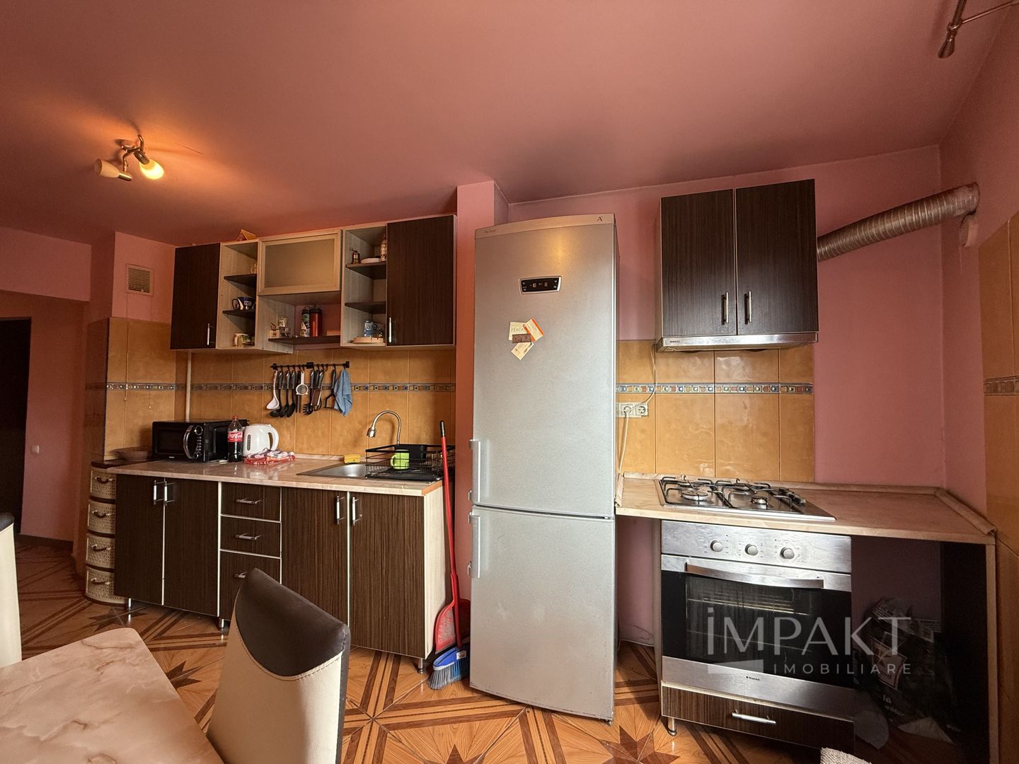 Apartament cu 2 camere decomandat , etaj intermediar , zona Big! - Poză 8
