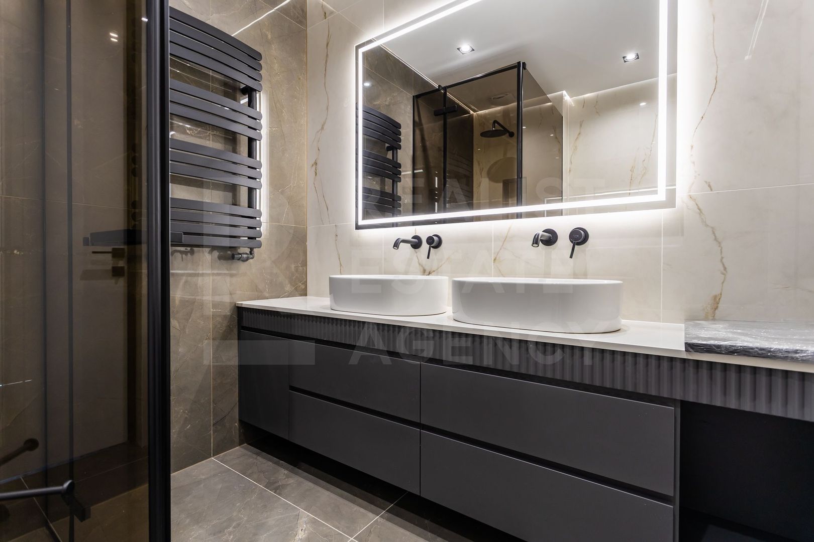 Chirie, apartament, 4 camere, str. Universității, Centru - Poză 11
