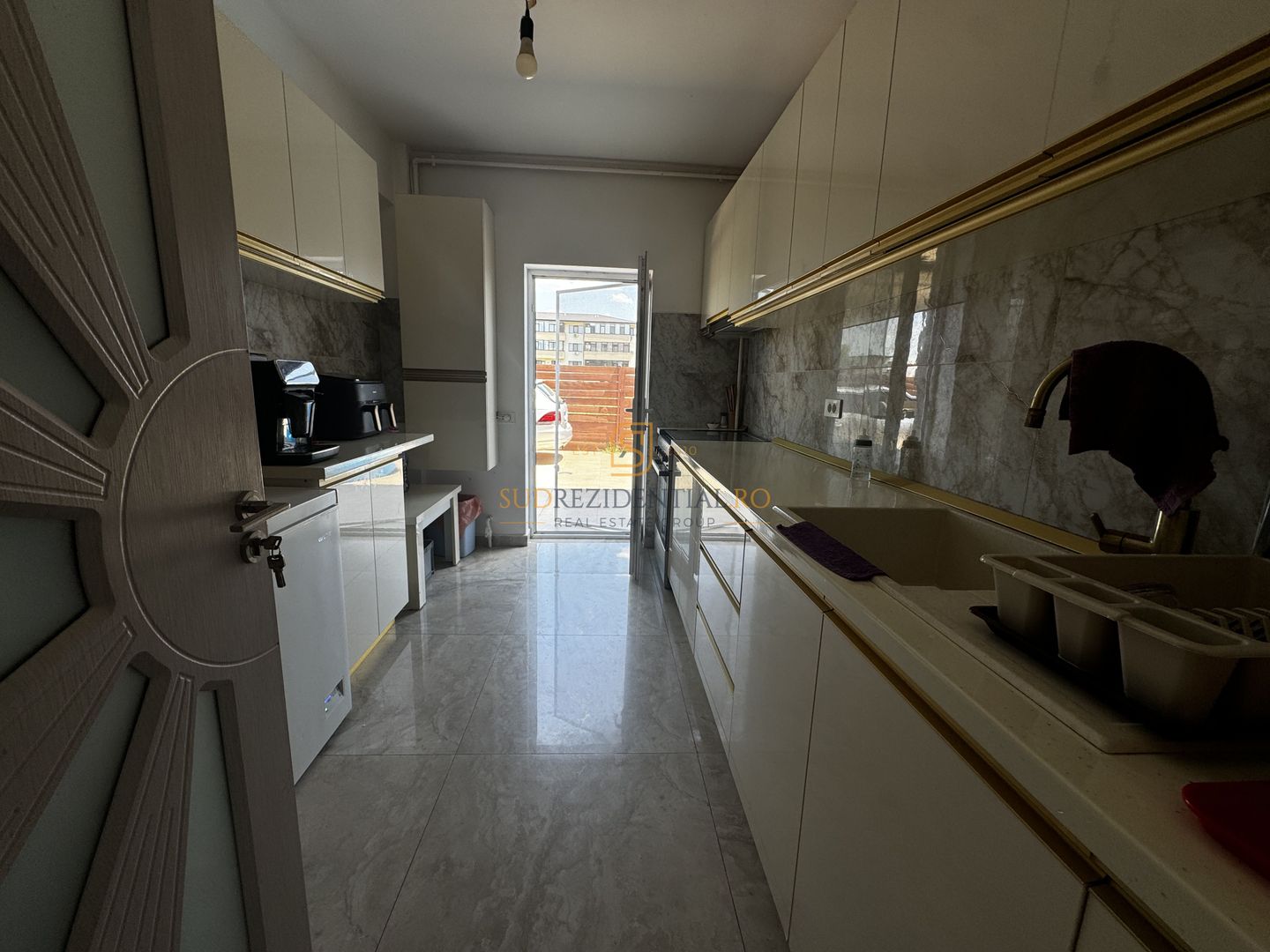 APARTAMENT PREMIUM 3 CAMERE | 74 MP | CURTE PROPRIE 61 MP | MOBILAT - Poză 15