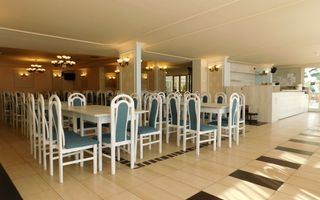 Restaurant cu terasă de închiriat, în Complex Comercial Mercur - Poză 2