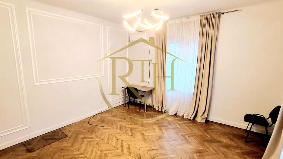 Oferim spre inchiriere, apartament 3 camere, spatios, aproape de Centru - Poză 3