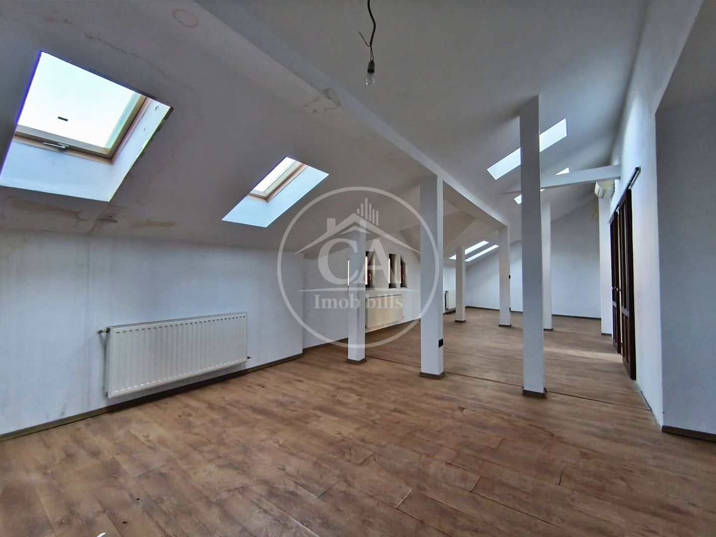 Casa de închiriat cu 6 camere în zona Centrala,  Oradea - Poză 2