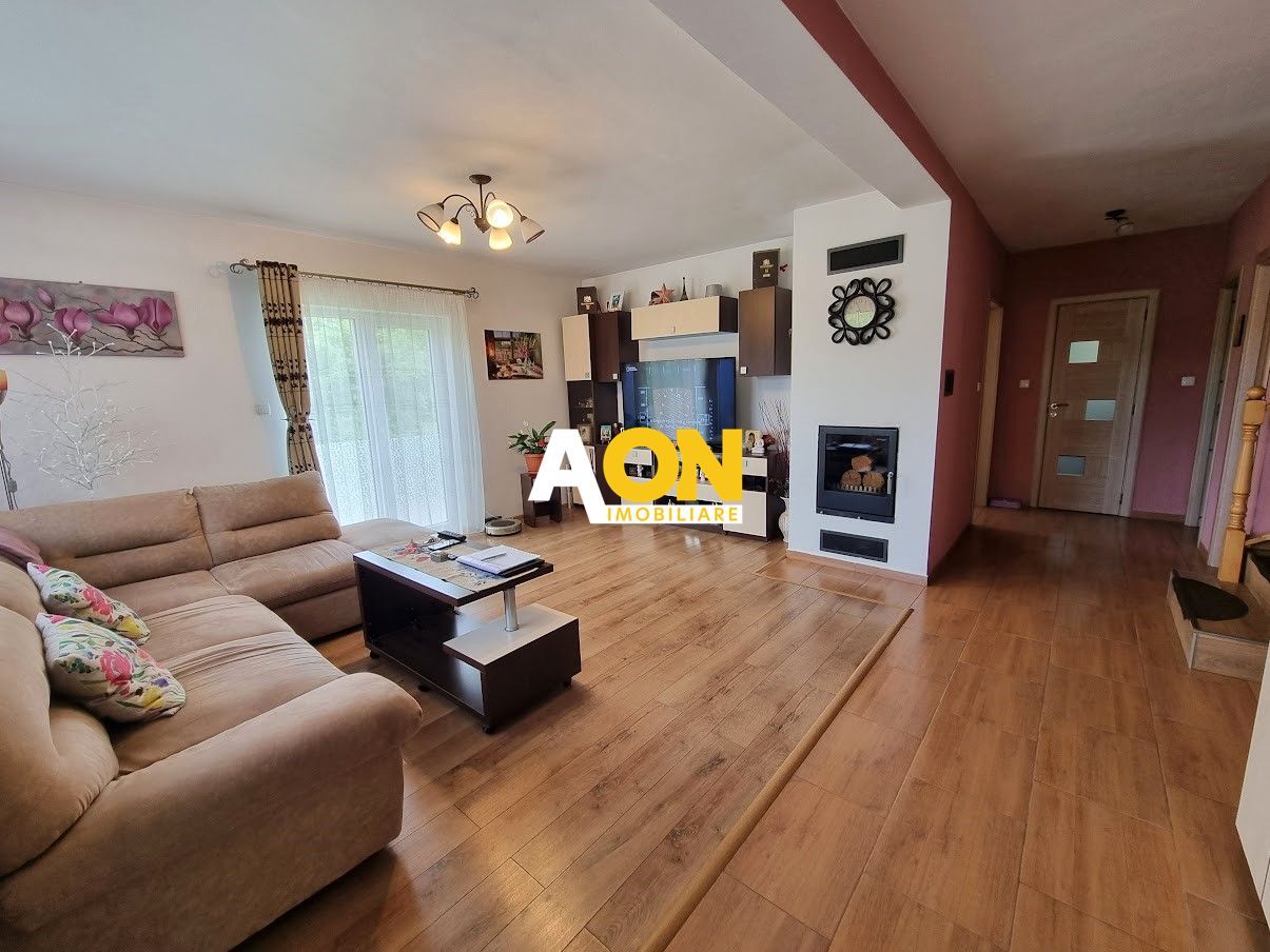 Casa 4 Camere, Comuna Ciugud, 1100mp Teren - Poză 4