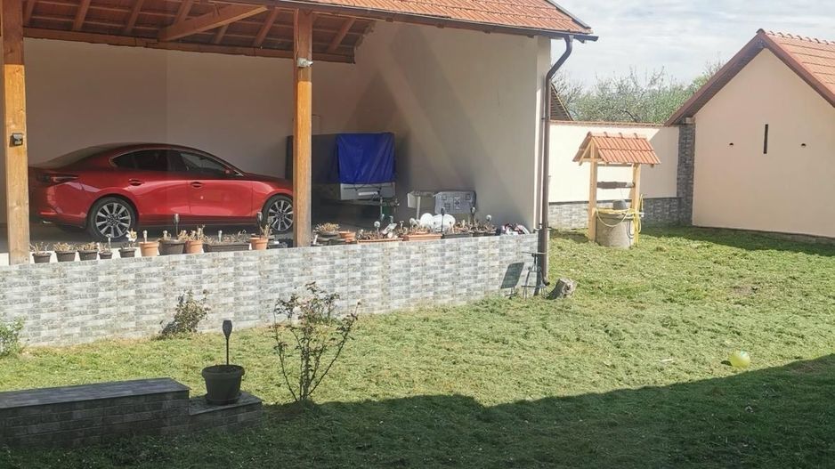 Casa individuala cu garaj 60 mp si teren+gradina 2650 mp in Porumbacu - Poză 8
