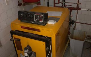 Vila Predeal 500 mp de renovat potential 6 apartamente 3 garaje - Poză 9