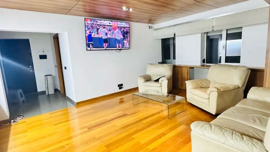 Vanzare Apartament 3 Camere cu Centrala la 2 minute de Mall Vitan - Poză 2