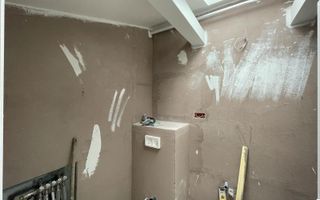 Spatiu comercial ultracentral cu vitrina si intrare direct din strada - Poză 10