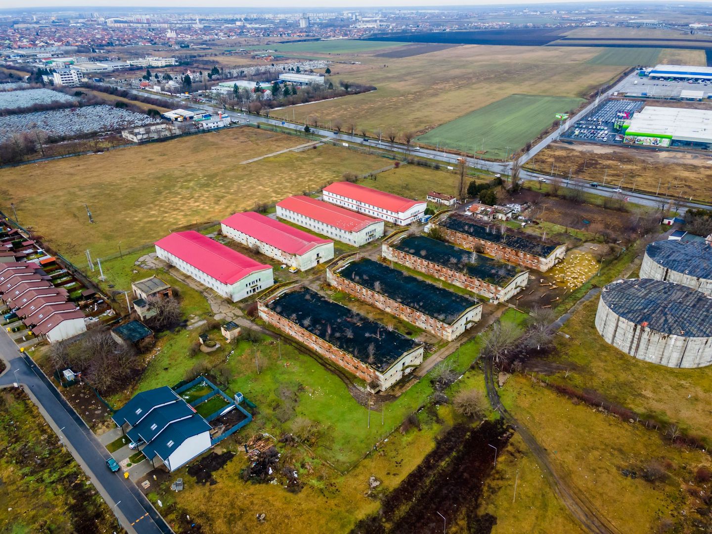 Teren intravilan la șoseaua principală Grădiște - Poză 4