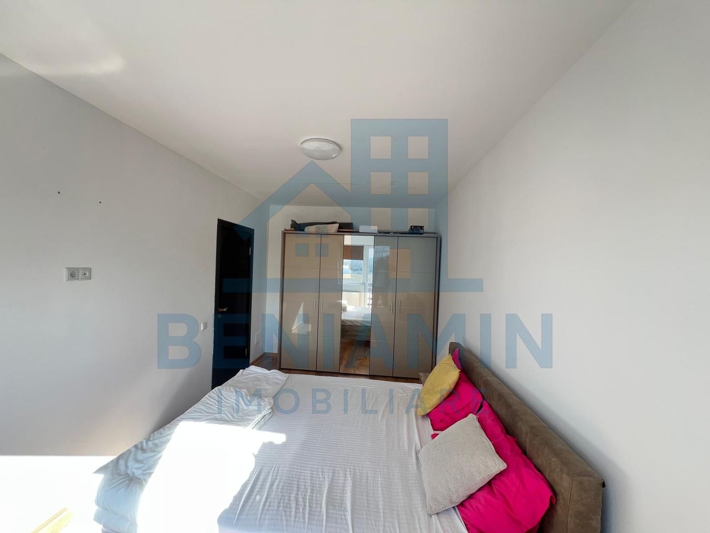 2 camere - 63mp - mobilat - utilat - bloc nou - parcare - Subcetate - Poză 5