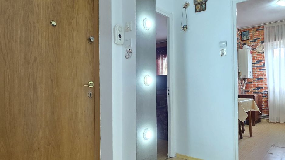 Apartament cu 3 camere, etaj 3, mobilat și utilat, zona GARĂ; - Poză 2