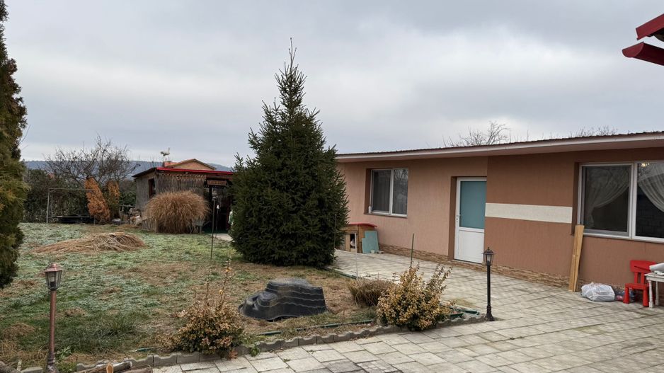 Casa spatioasa de vanzare plan parter in Osorhei - Poză 12