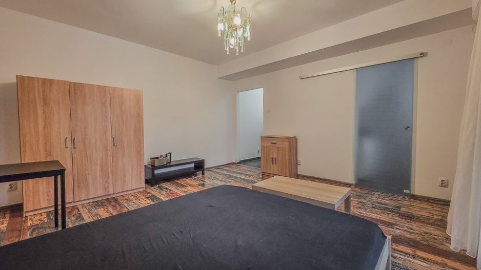 Garsonieră spațioasă de închiriat – Universitate | Str. Academiei - Poză 3