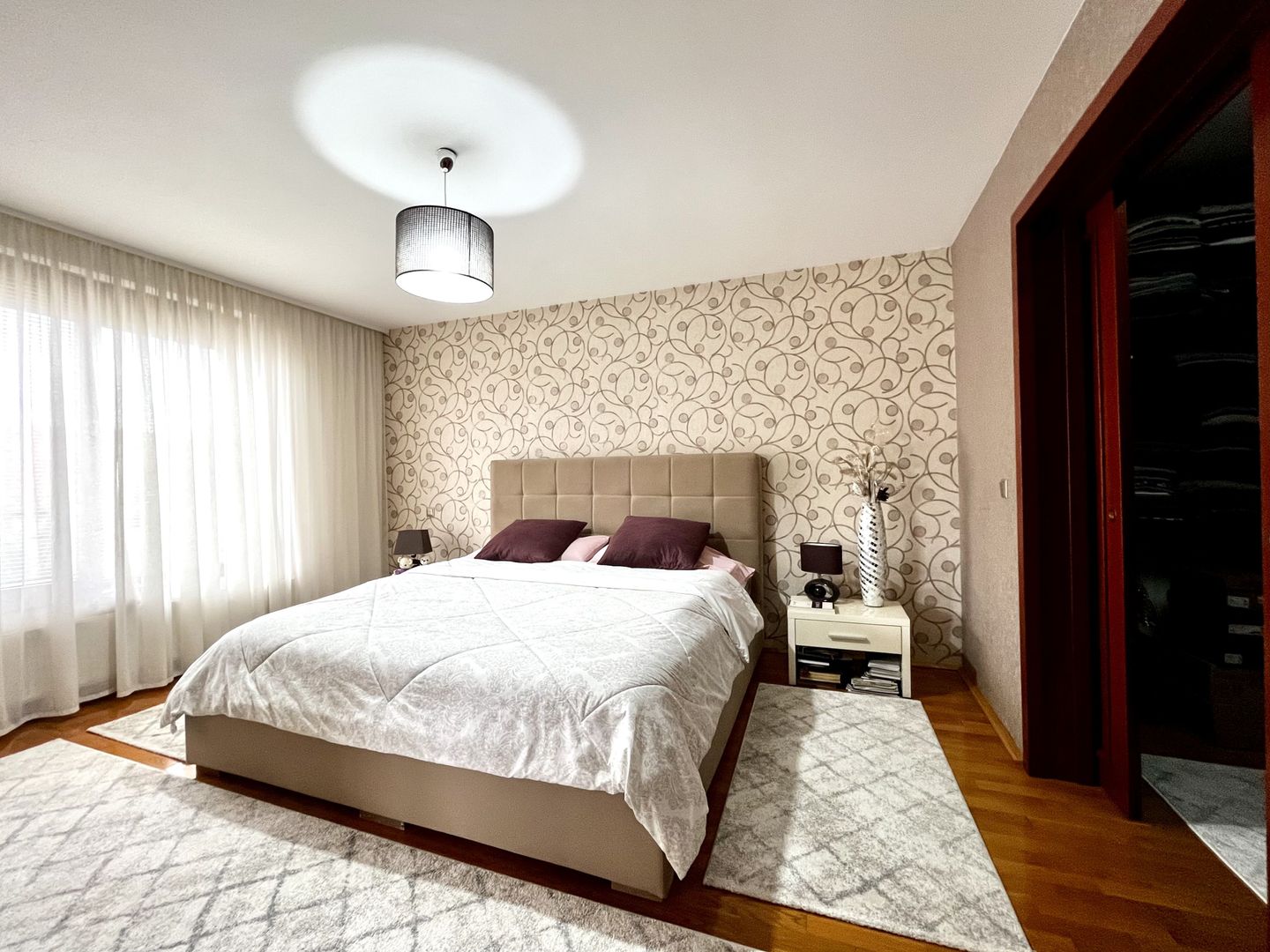 Casa spațioasă și primitoare cu garaj dublu, în Braytim – Soarelui - Poză 15