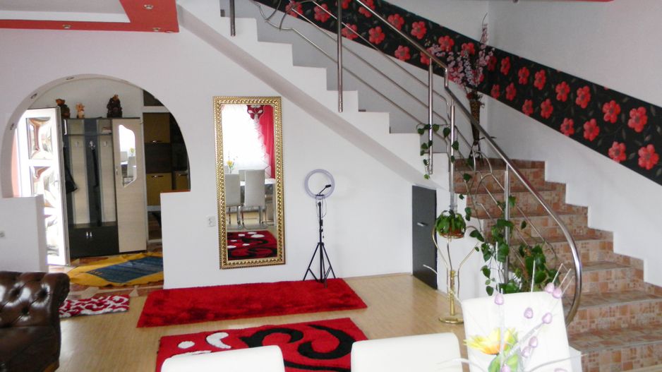 Casa mobilata in Centrul Mun. Sacele - Poză 4