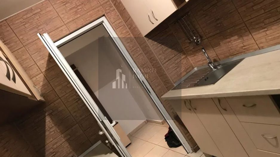 Apartament  3 camere etaj 1 decomandat Brancoveanu/2 loc parcare - Poză 3
