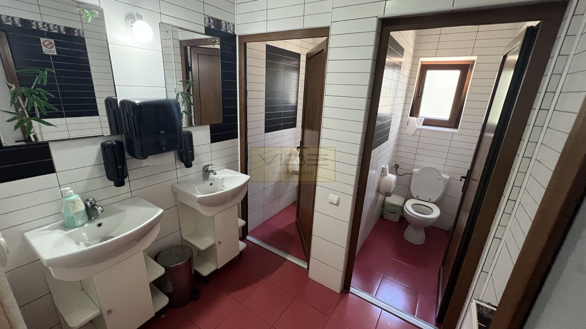 SE VINDE AFACERE LA CHEIE! Pensiunea Vila Verde, zona Garii - Poză 12