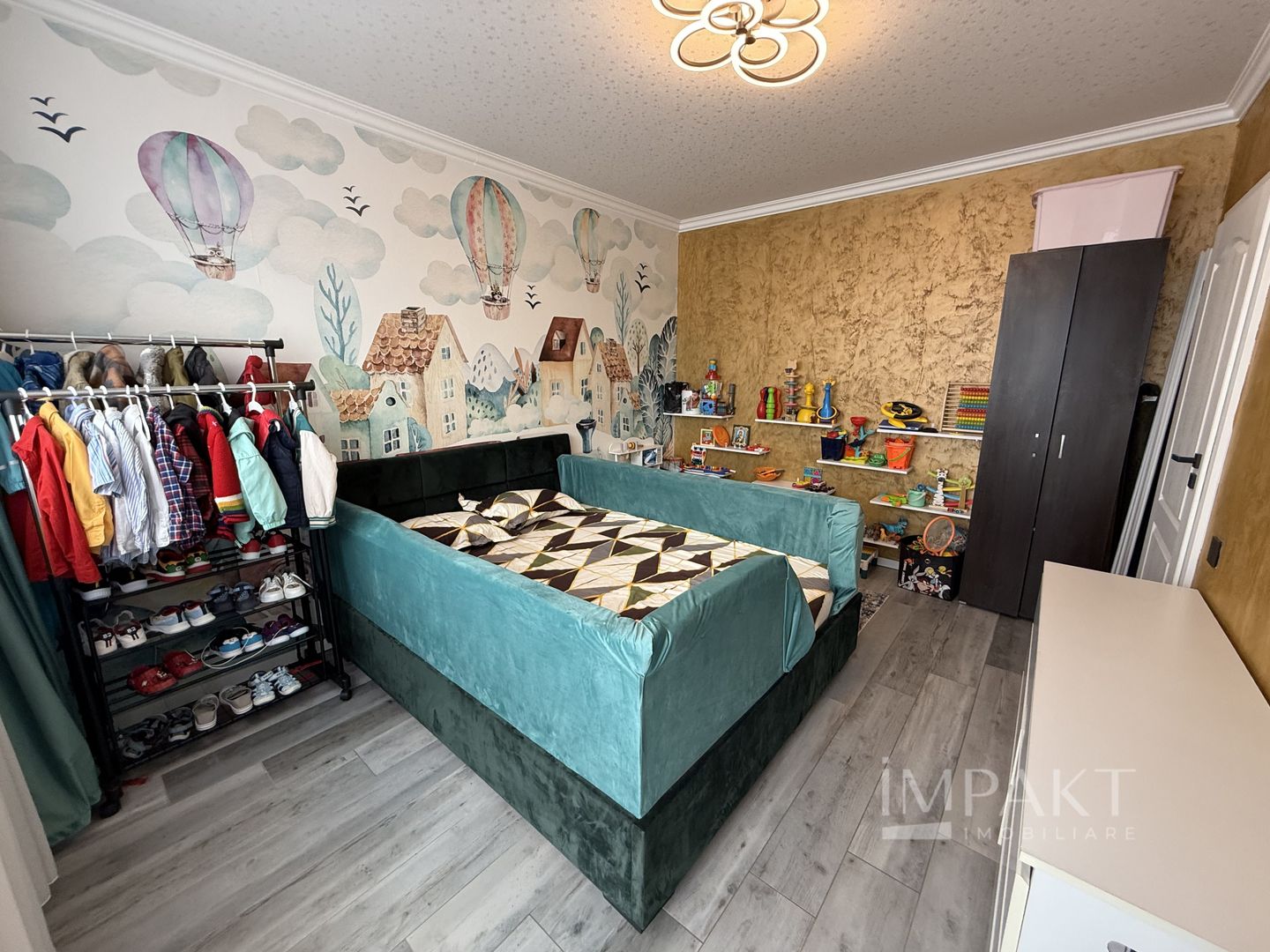 Apartament spatios cu 3 camere in Floresti (Sub Cetate) - Poză 3