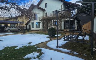 Vilă spațioasă Strejnicu S+P+1E+M, 8 camere, garaj, teren 595 mp - Poză 2