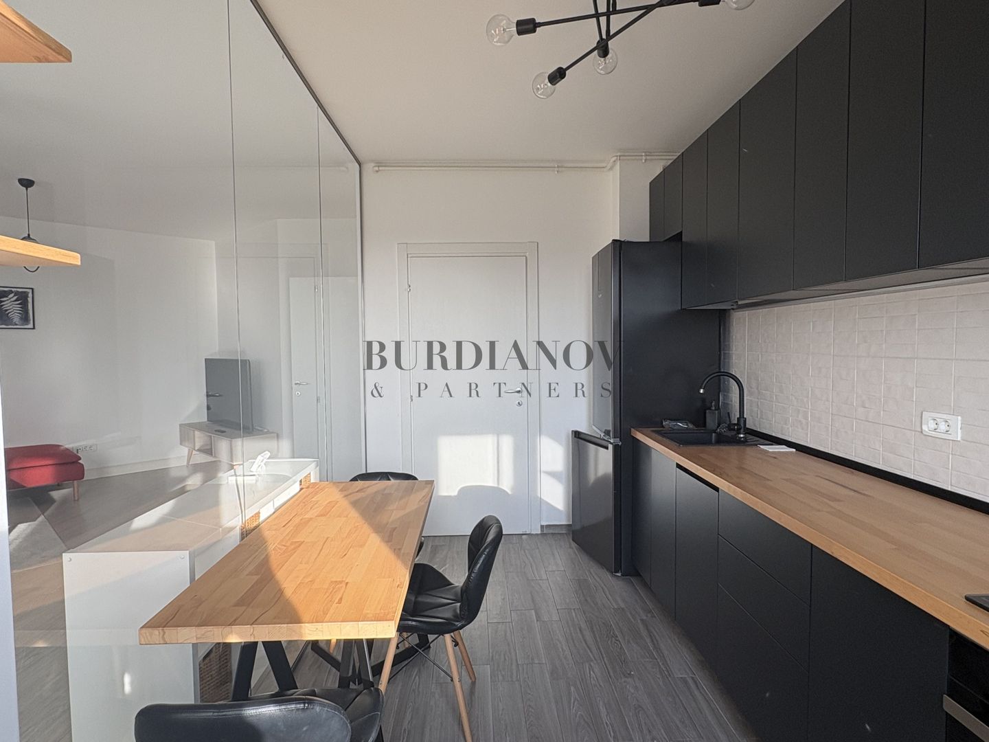 Apartament cu 2 camere de închiriat - metrou Valea Ialomiței - Poză 7