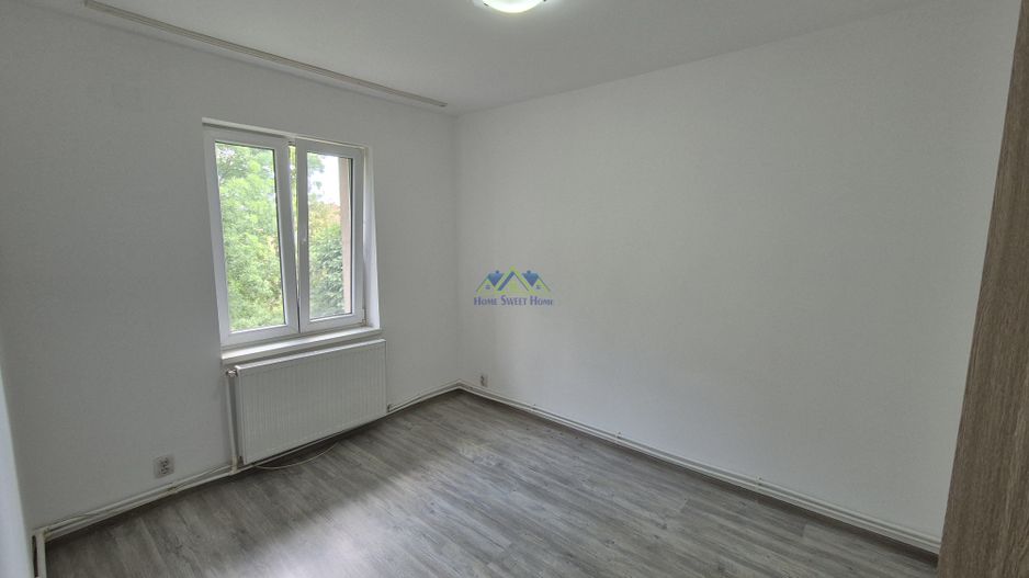 Vand Apartament 2 camere, zona Pietonala, et.3/3, st-45m, balcon, C.T. - Poză 6