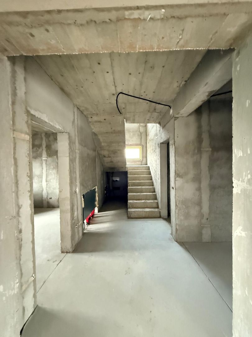 DE VÂNZARE sau SCHIMB - Vilă P+M semifinisată, zona Moara Grecilor; - Poză 12