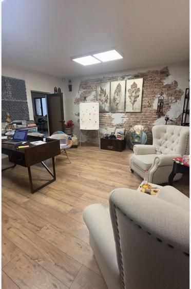 BRASADAS vinde cladire de birouri 24 firme 102.000 euro/an. - Poză 1