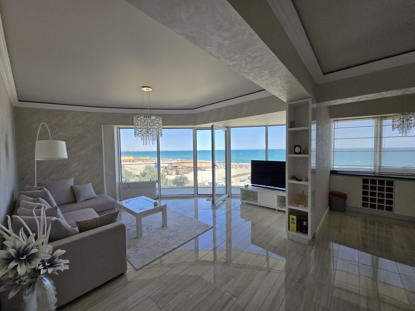 Apartament 3 camere de lux, vedere frontală la mare – White Tower - Poză 2