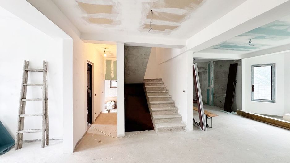 Vilă unică, gata să devină locuința ta de vis, în Livada. - Poză 13