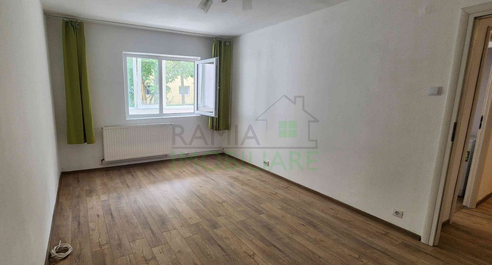 Apartament 2 camere decomandat, renovat, gata de mutare ,Zona Tractoro - Poză 1