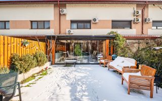 Duplex P+1+M cu grădină proprie, terasă și acces la piscină. - Poză 19