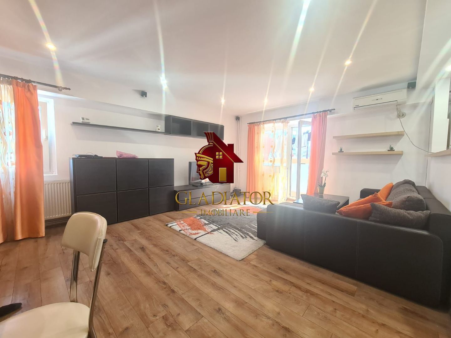 Oportunitate rara la bulevard in Alexandru cel Bun - 3 camere bl. 1989 - Poză 1