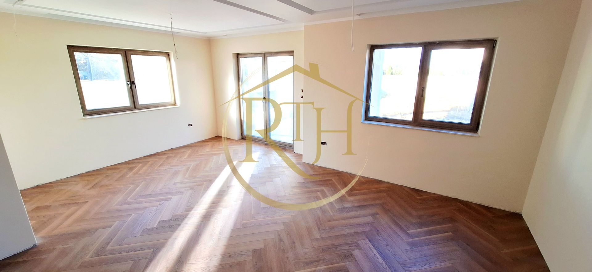 Oferim spre vanzare casa-duplex cu 4 camere si 3 bai situata in Giroc - Poză 2