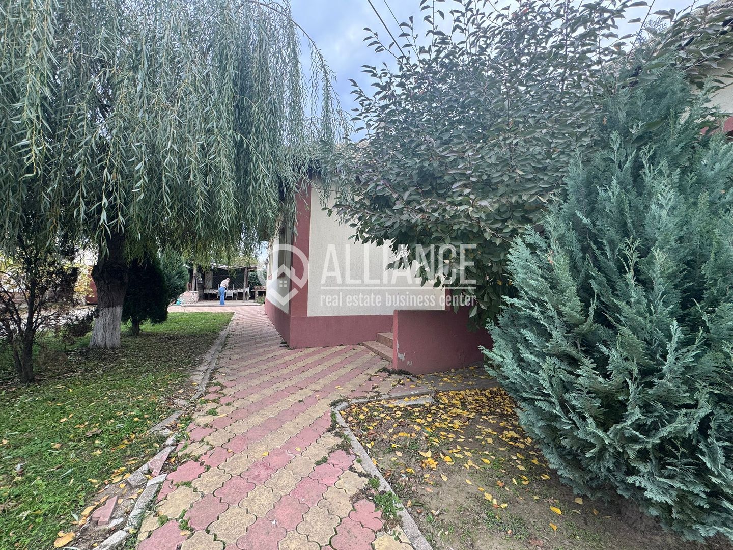 Mihail Kogalniceanu (cod04)-Casa 4 camere - Poză 2