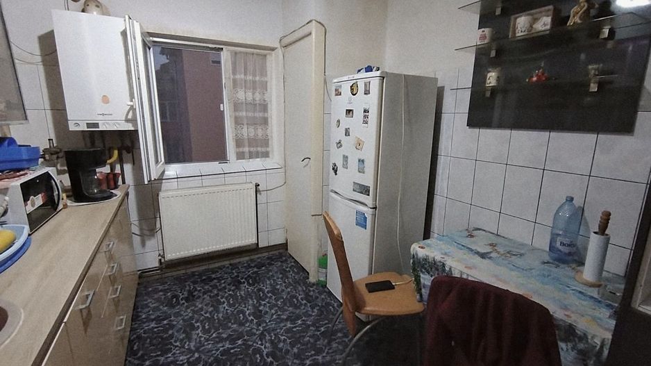 Apartament 2 camere Dambovita cu centrala - Poză 3