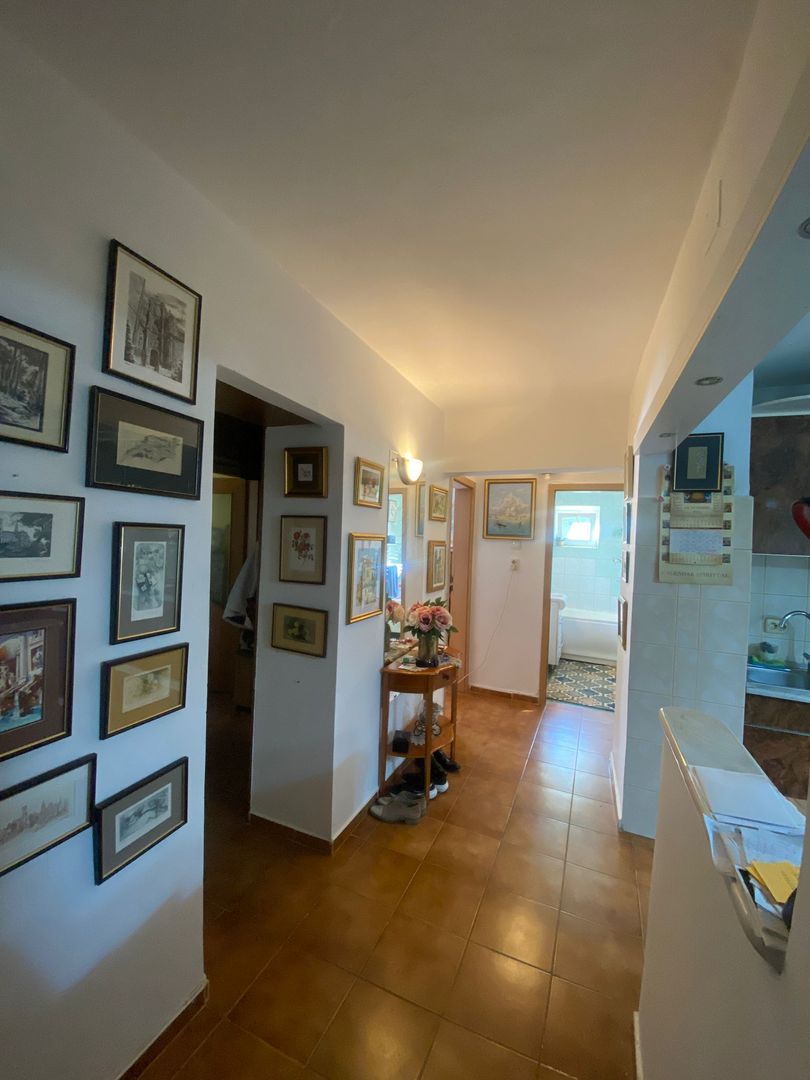 Girocului | 3 Camere | Decomandat | Boxa-spatiu depozitare | Izolat interior - Poză 13