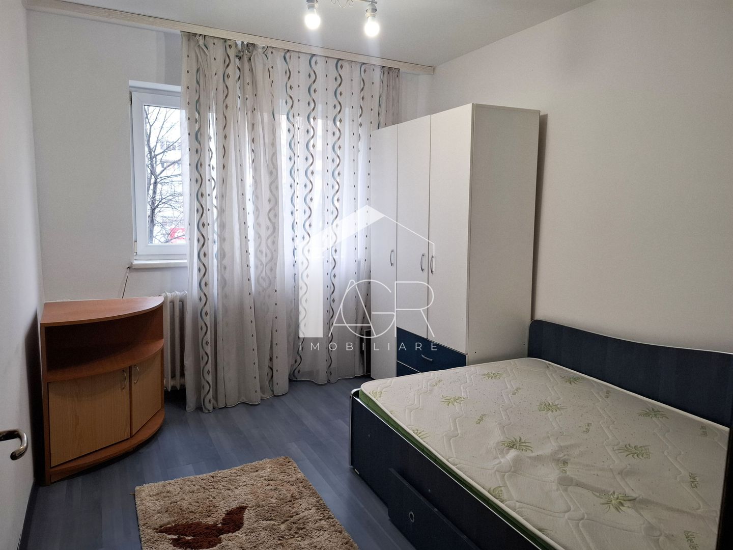 Apartament cu 3 camere, decomandat, zona Republicii - Poză 8
