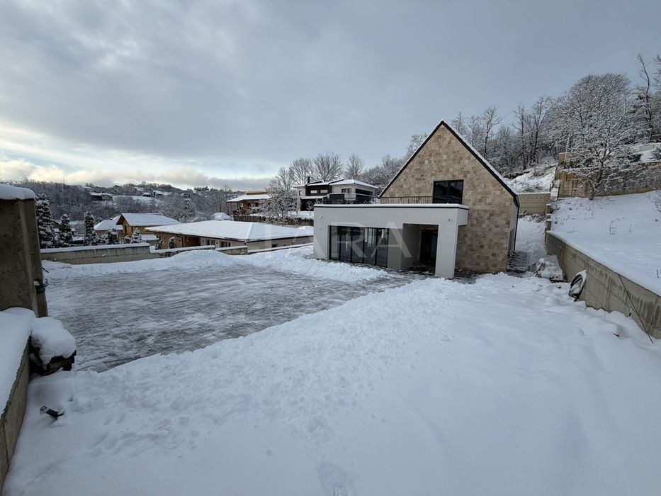 Casă elegantă cu arhitectură modernă și priveliște superbă – Feleacu - Poză 3