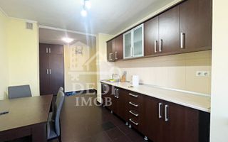 Apartament 3 camere de vanzare in zona Rogerius, Oradea - Poză 1